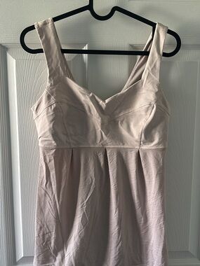 Lululemon workout top